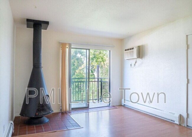 Building Photo - 5995 W Hampden Ave