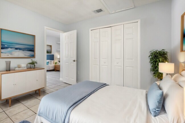 Building Photo - 588 Imperial Pl