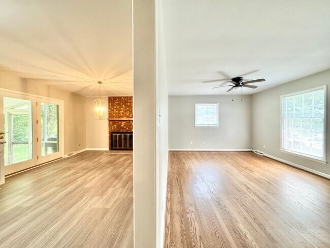 Building Photo - Adorable 3 Bed/2 Bath Off N Holden/Westridge