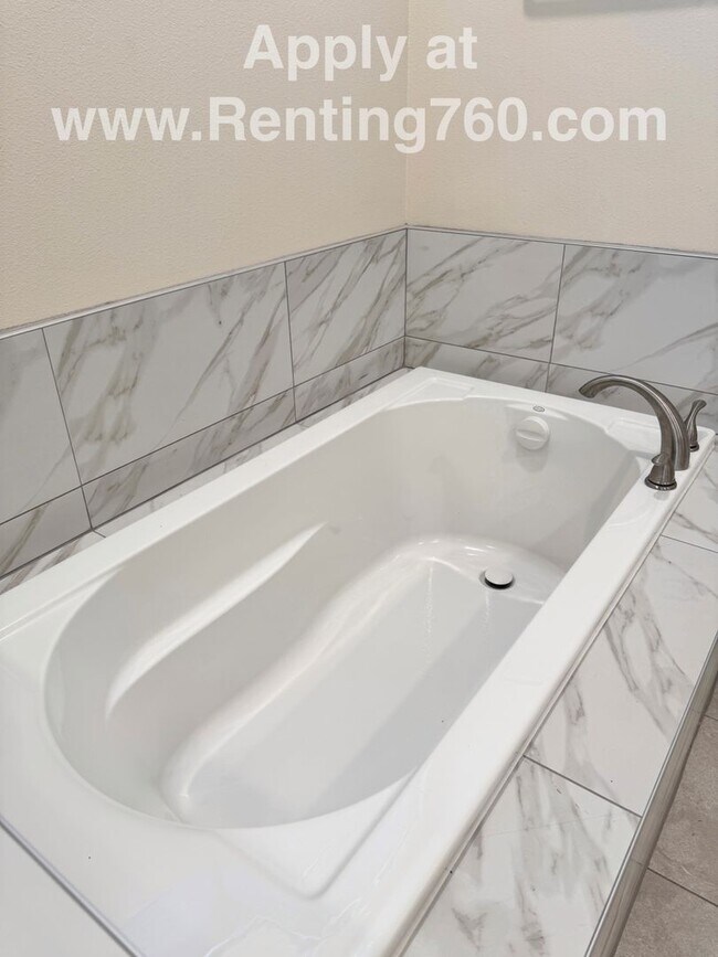 Building Photo - Incredible 4 Bed 3 Bath Home In Sage Estates!!!