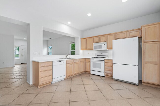 Building Photo - 78472 Glastonbury Way