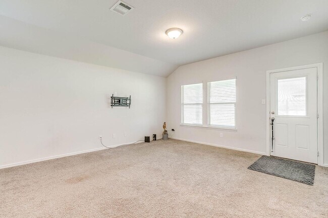 Building Photo - Nice 3 Bed, 2 Bath House in Creekside Esta...