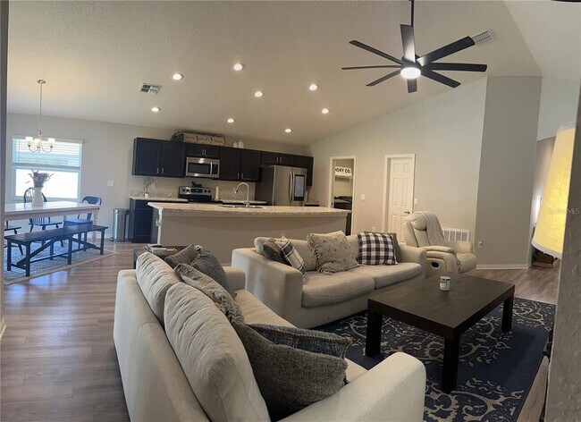 Building Photo - 6911 Gideon Cir