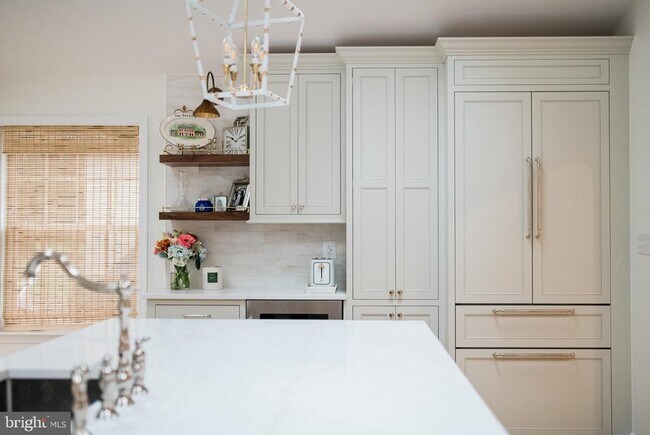 Building Photo - 2210 Boxmere Rd