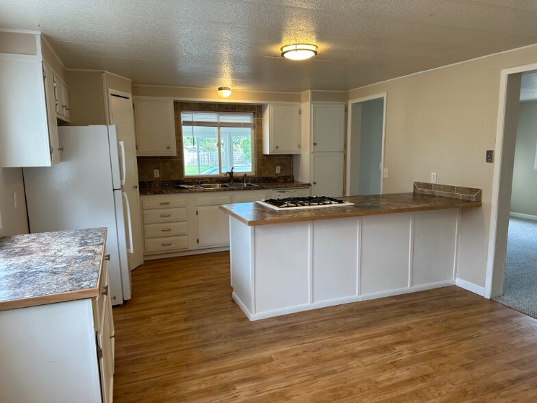 Building Photo - 4020 Kern St