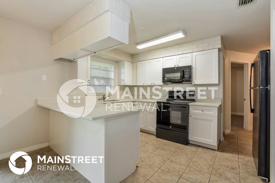 Building Photo - 545 Legume Dr