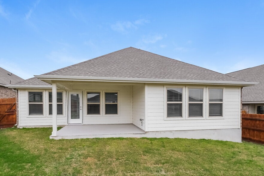 Building Photo - 5908 Bianca Dr