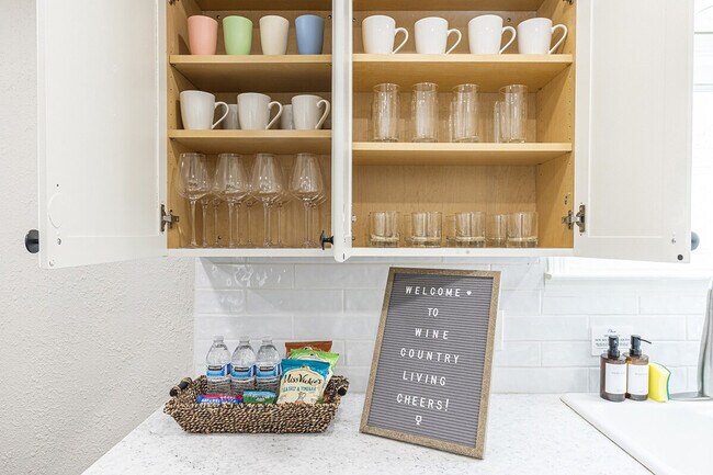 Building Photo - 839 Patchett St