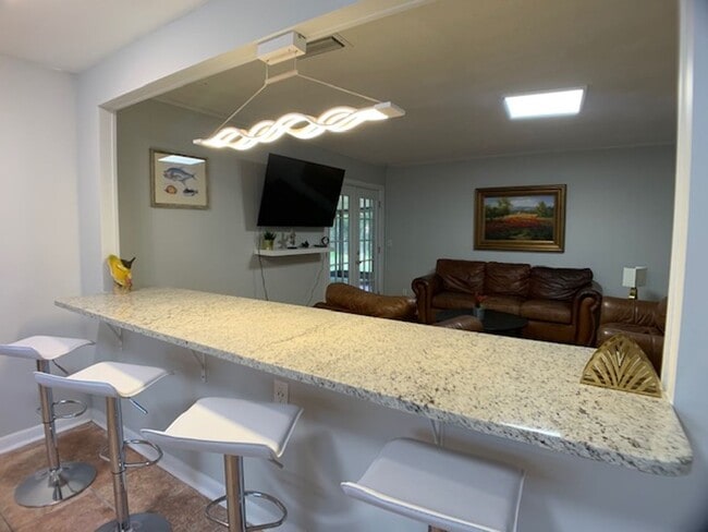 Building Photo - Charming 4-bedroom, 2-bath home in Colonial Park