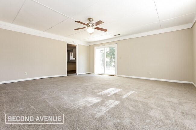 Building Photo - 2053 Chestnut Log Dr