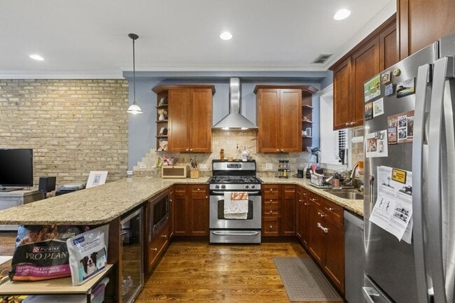 Building Photo - 2 bedroom in Chicago IL 60640