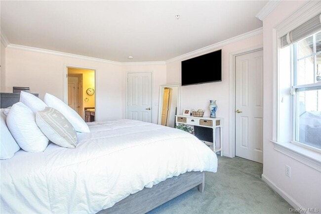 Building Photo - 213 Waterside Close