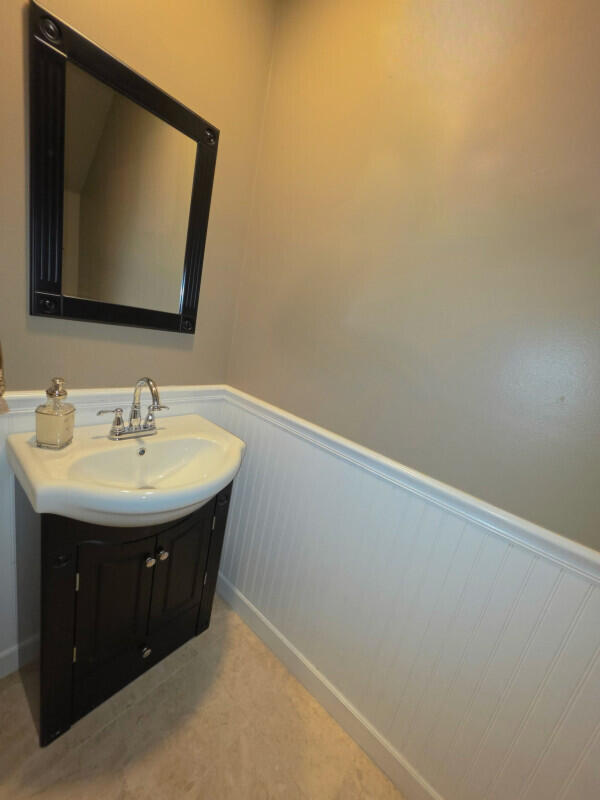 Building Photo - 43 Live Oak Cir