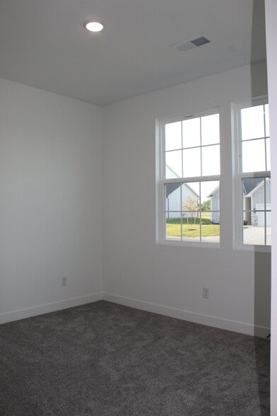 Building Photo - 27309 E Acacia Dr
