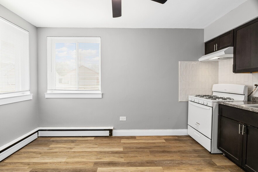 Kitchen - 1835 S 16th Ave