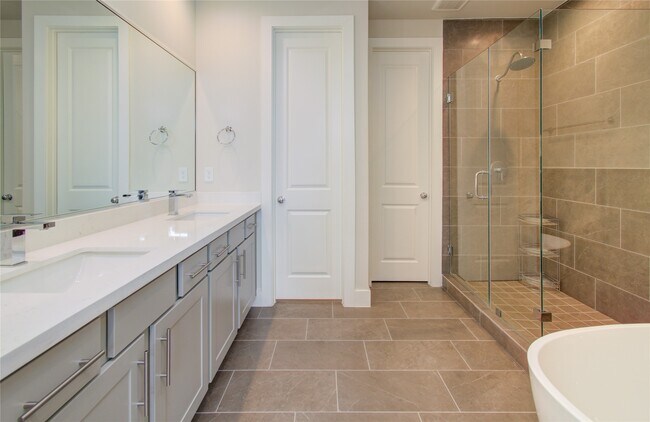 Building Photo - 5205 Allen St