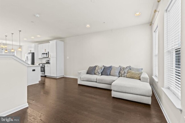 Building Photo - 7118 Rowlock Aly