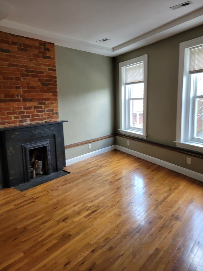 Building Photo - 809 N 21st St