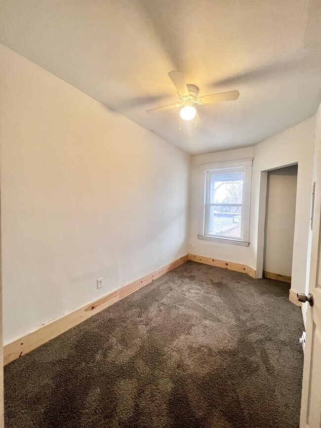 Building Photo - 3323 Gratiot Ave