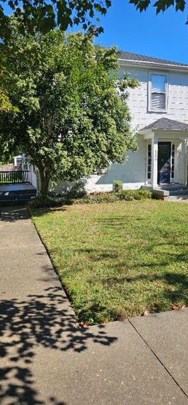 Primary Photo - 1206 Lorraine Ave
