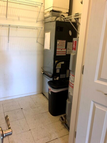 Pantry - 4496 Maryland Ave