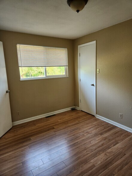 Building Photo - 840 30th St