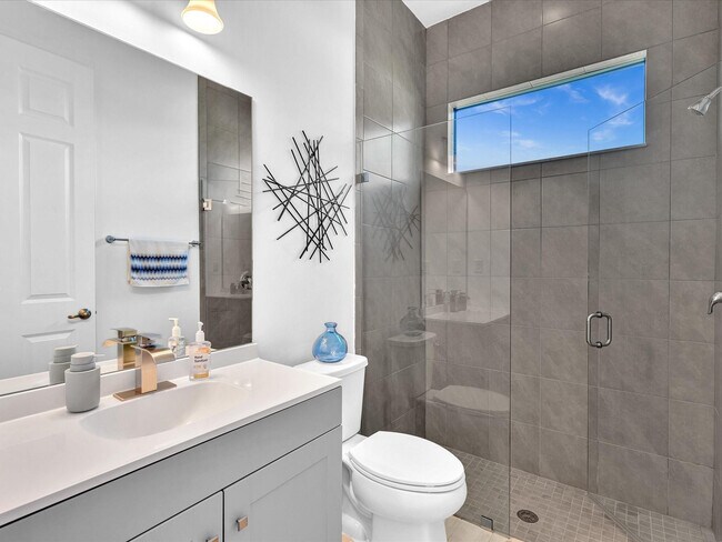 Building Photo - 8928 Bastille Cir E