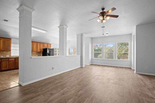 Building Photo - 415 S Frontier Ln