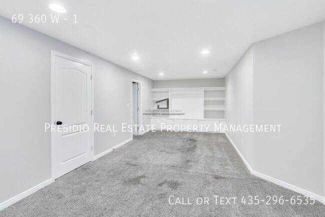 Building Photo - 69 360 W