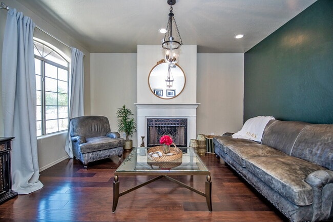 Building Photo - "Fully-Furnished 3-Bedroom, 2-Bathroom Home!"