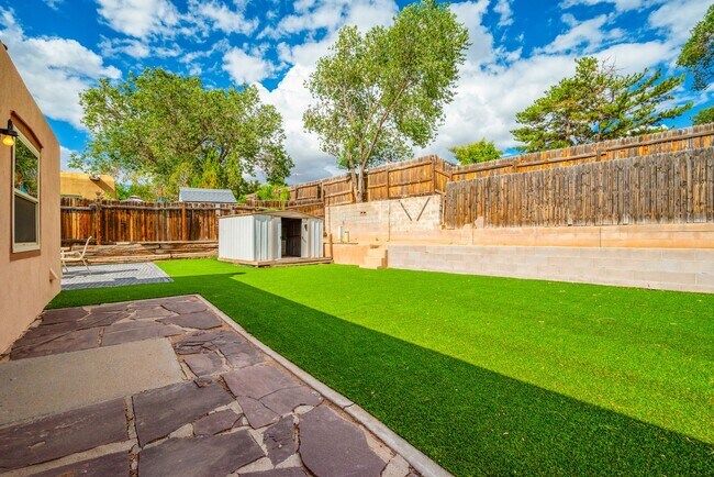 Building Photo - 2911 Avenida Alamosa