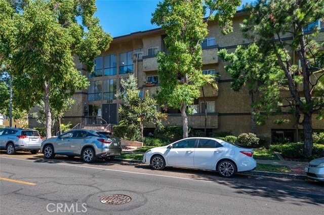 Building Photo - 320 E Stocker St