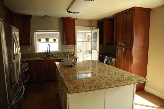 Building Photo - 4517 33rd St