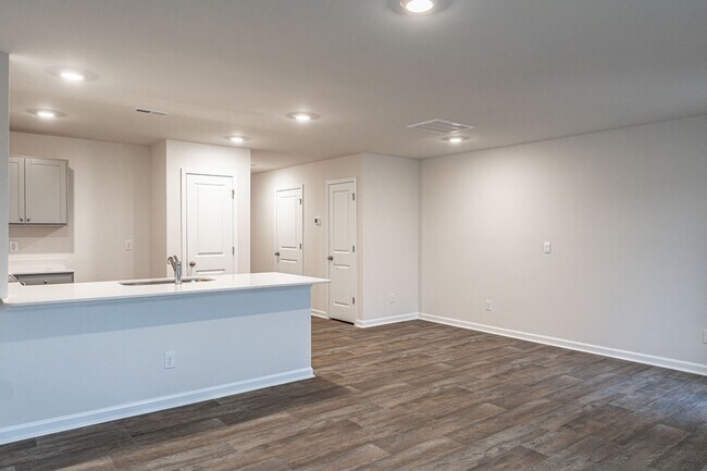 Building Photo - 219 US-1