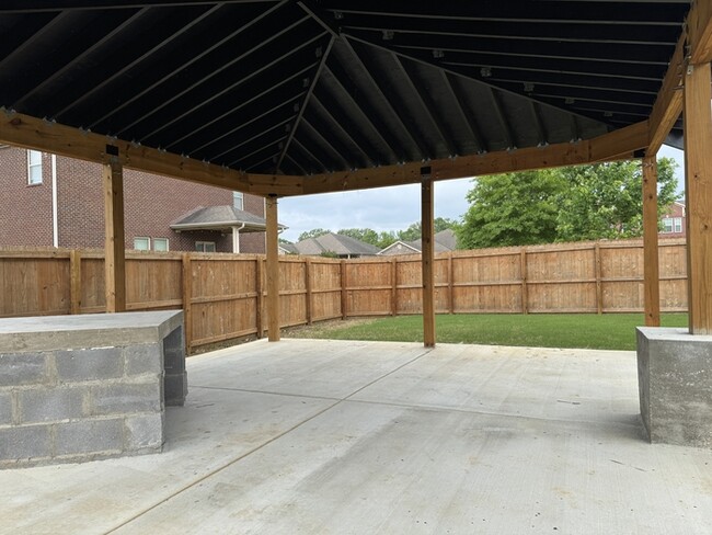 Building Photo - 2467 Bell Manor Dr SW