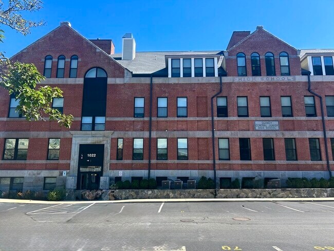 Building Photo - 1022 Hancock St
