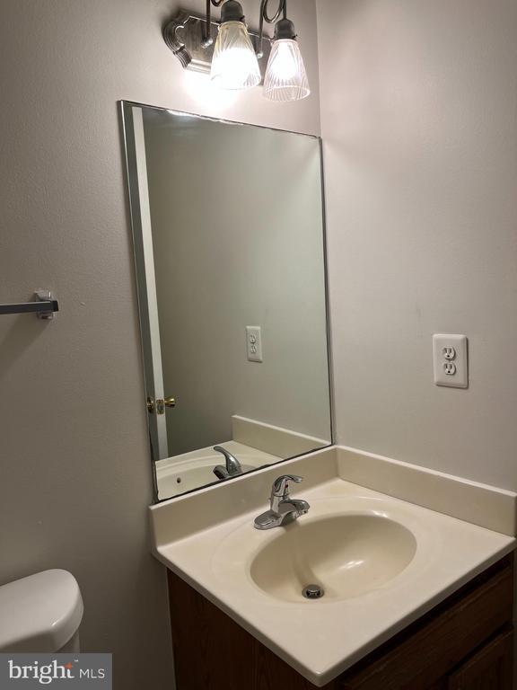 Building Photo - 20 Mabel Ln