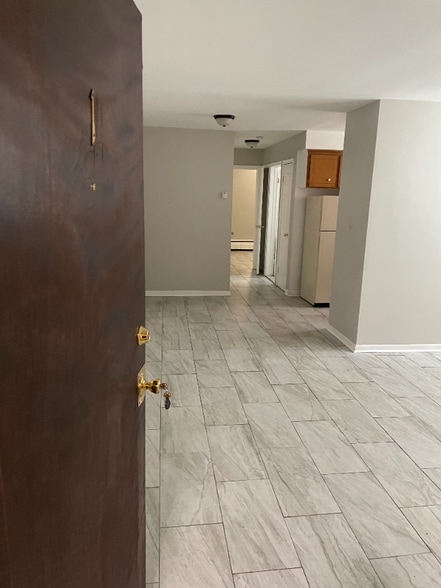 Building Photo - 4865 Cadieux Rd