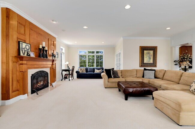 Building Photo - 126 Governors Ct