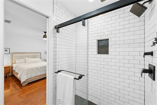 Building Photo - 505 Mairo St