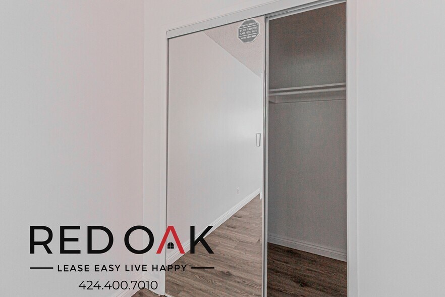 Building Photo - 3401 Club Dr