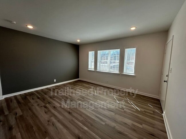 Building Photo - 300 E Gregory
