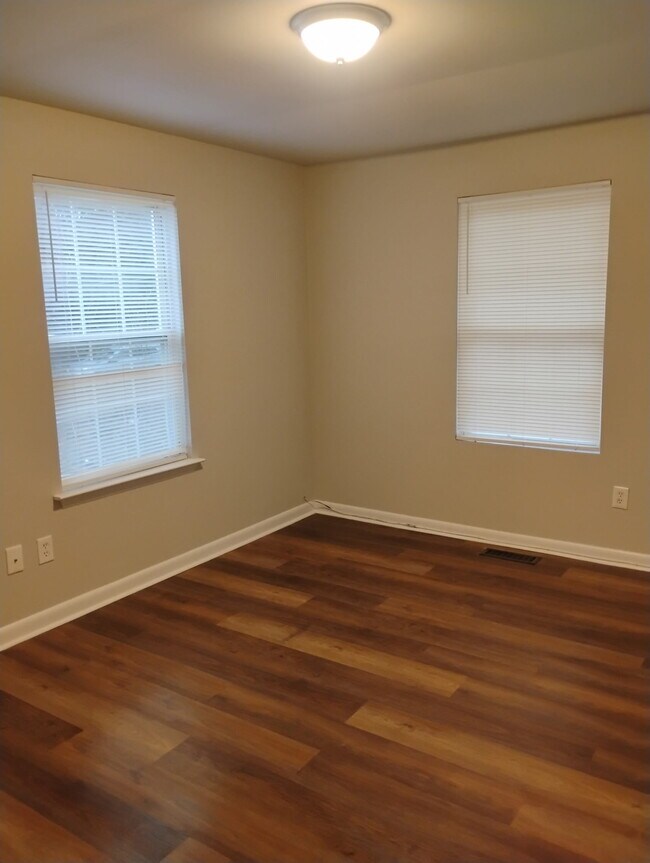 Building Photo - 226 Elmwood Ave