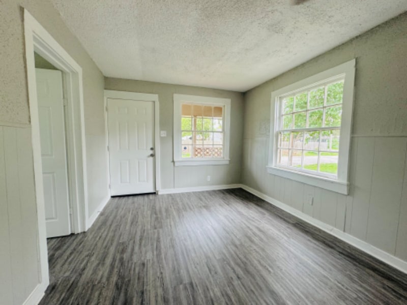Building Photo - 1501 Nashby St