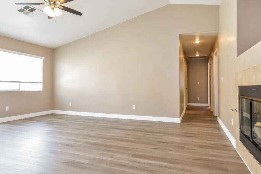 Building Photo - 3830 Canary Creek Ave