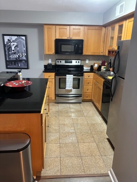 Building Photo - 2222 Detroit Ave