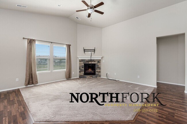 Building Photo - Great Nampa Rental with 3 car garage