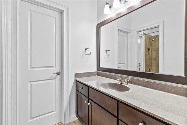 Building Photo - 7665 Ledgewood Way