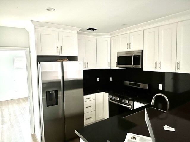 Building Photo - 19421 Ventura Blvd