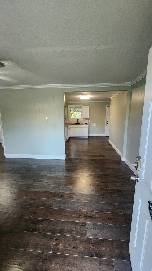 Building Photo - 1328 Dale Dr